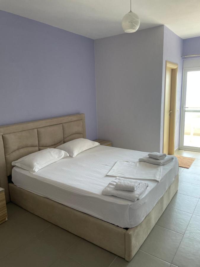 Xhulio Apartments Sarande Exterior photo